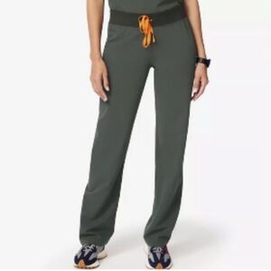 Figs Livingston basic scrub pant in moss xxs